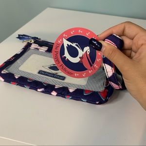 WRISTLET WITH BOW PATTERN